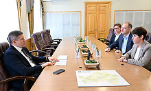 Врио Губернатора Брянской области встретился с&nbsp;директором благотворительного фонда &laquo;Ванечка&raquo;