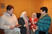07.04.2015 года глава района Н.М.Белоус и начальник социальной защиты населения Е.В.Грицан вручали жителям пгт.Красная Гора юбиленые медали