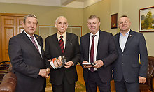 Губернатор Александр Богомаз встретился с Василием Лановым