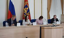 Состоялось очередное заседание областной трехсторонней комиссии по регулированию социально-трудовых отношений Состоялось очередное заседание областной трехсторонней комиссии по регулированию социально-трудовых отношений